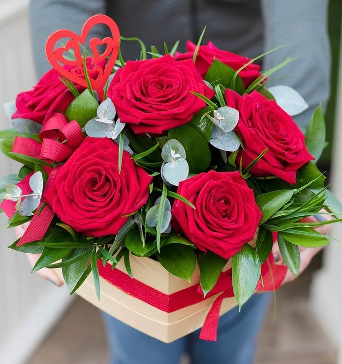 6 red roses box arrangement