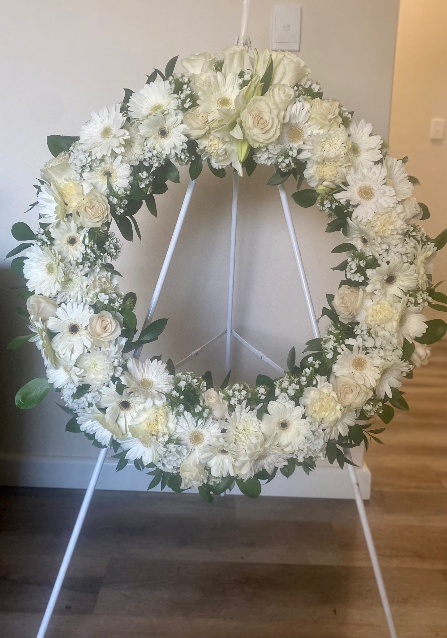 Large white sympathy wreath (70cm)